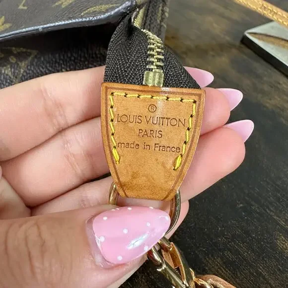 Louis Vuitton Monogram Bucket Accessories Pochette Bag - Picture 10 of 15